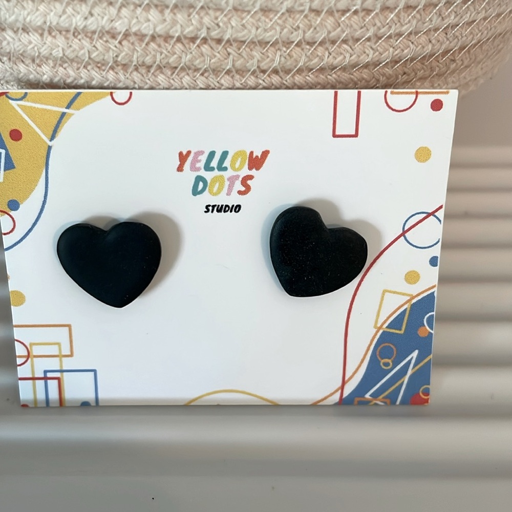 Heart stud earrings
